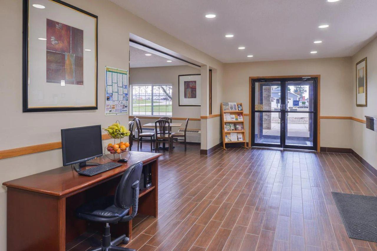Regency Inn Geneseo Il I-80 Kültér fotó