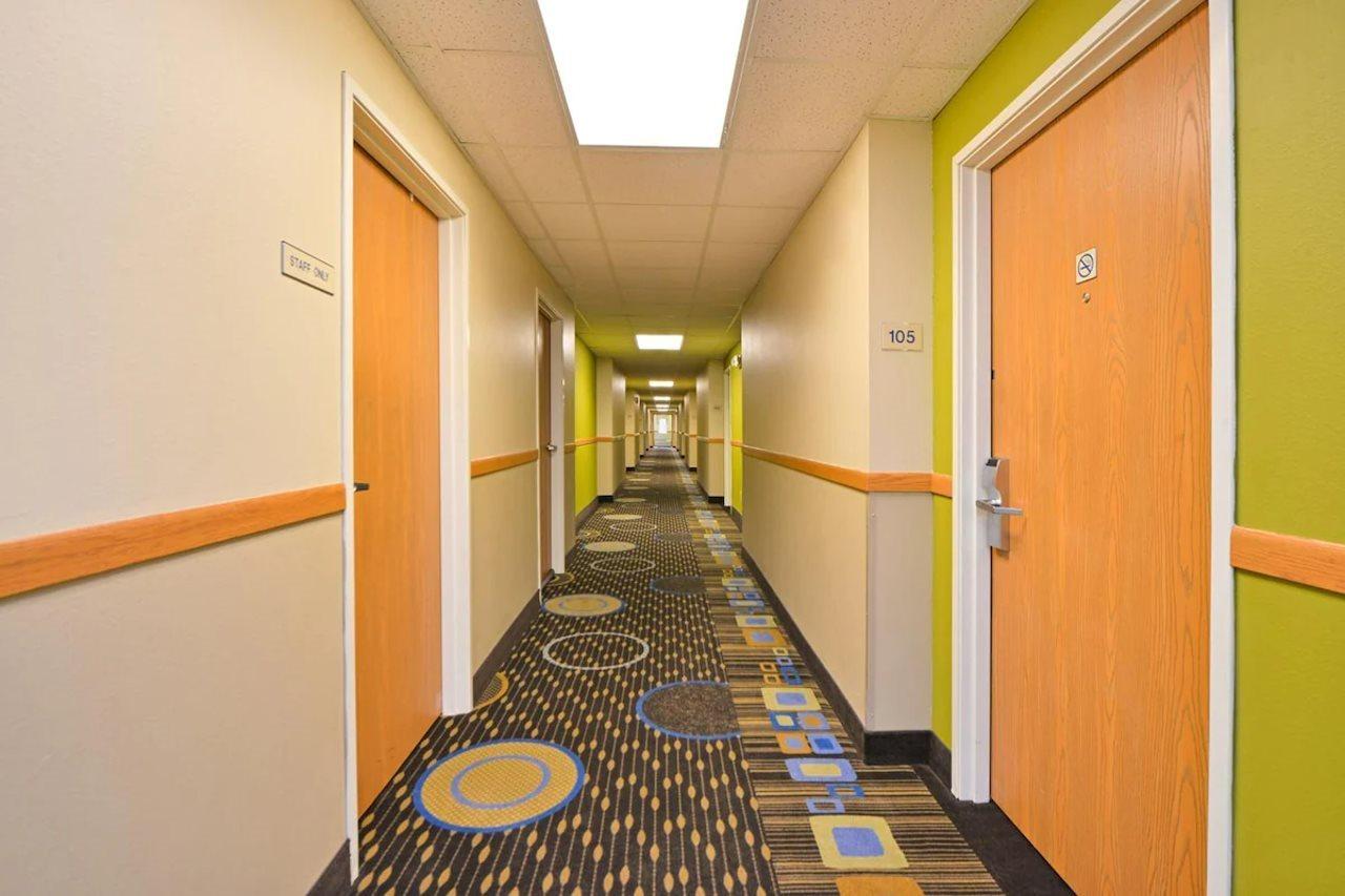 Regency Inn Geneseo Il I-80 Kültér fotó