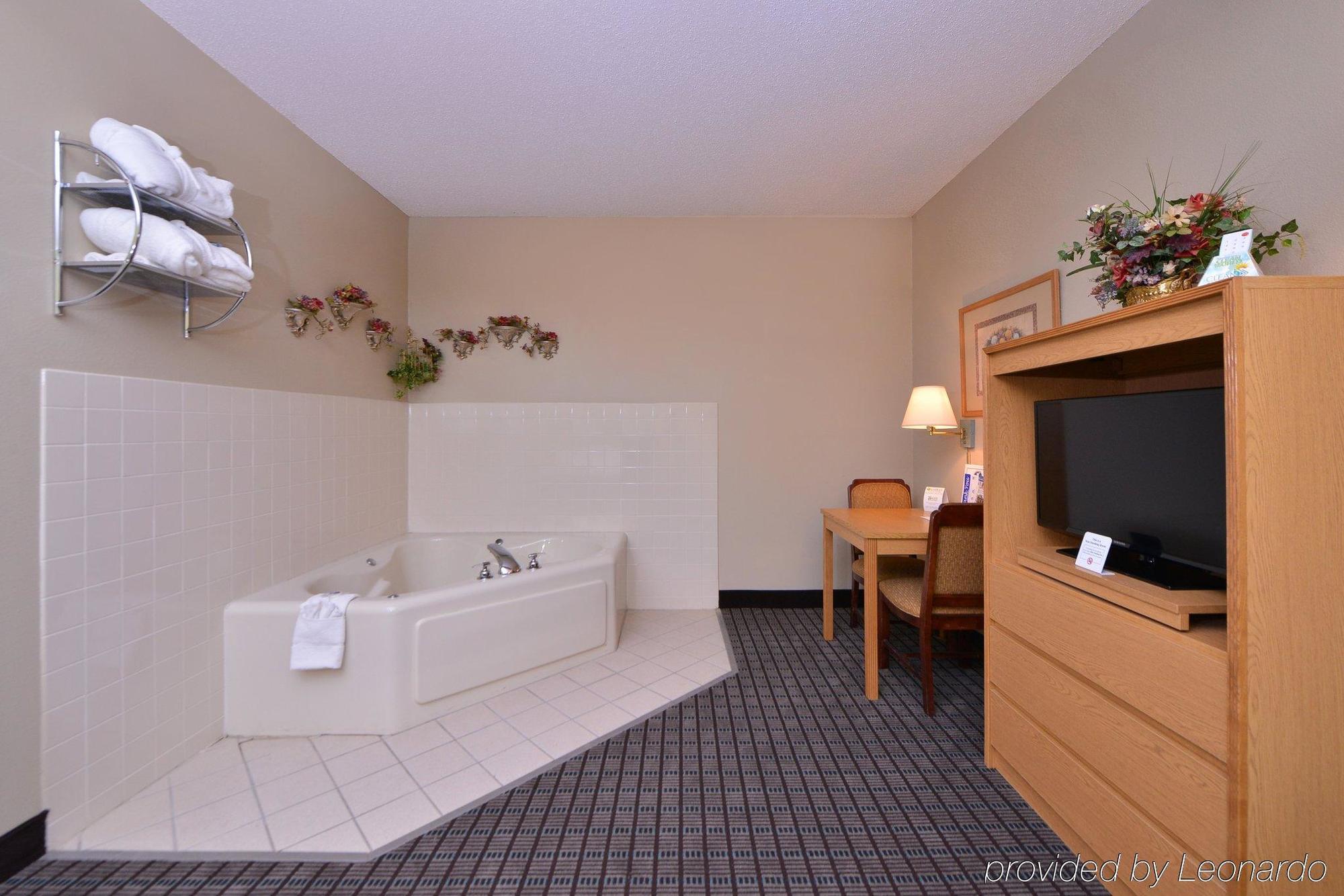 Regency Inn Geneseo Il I-80 Kültér fotó