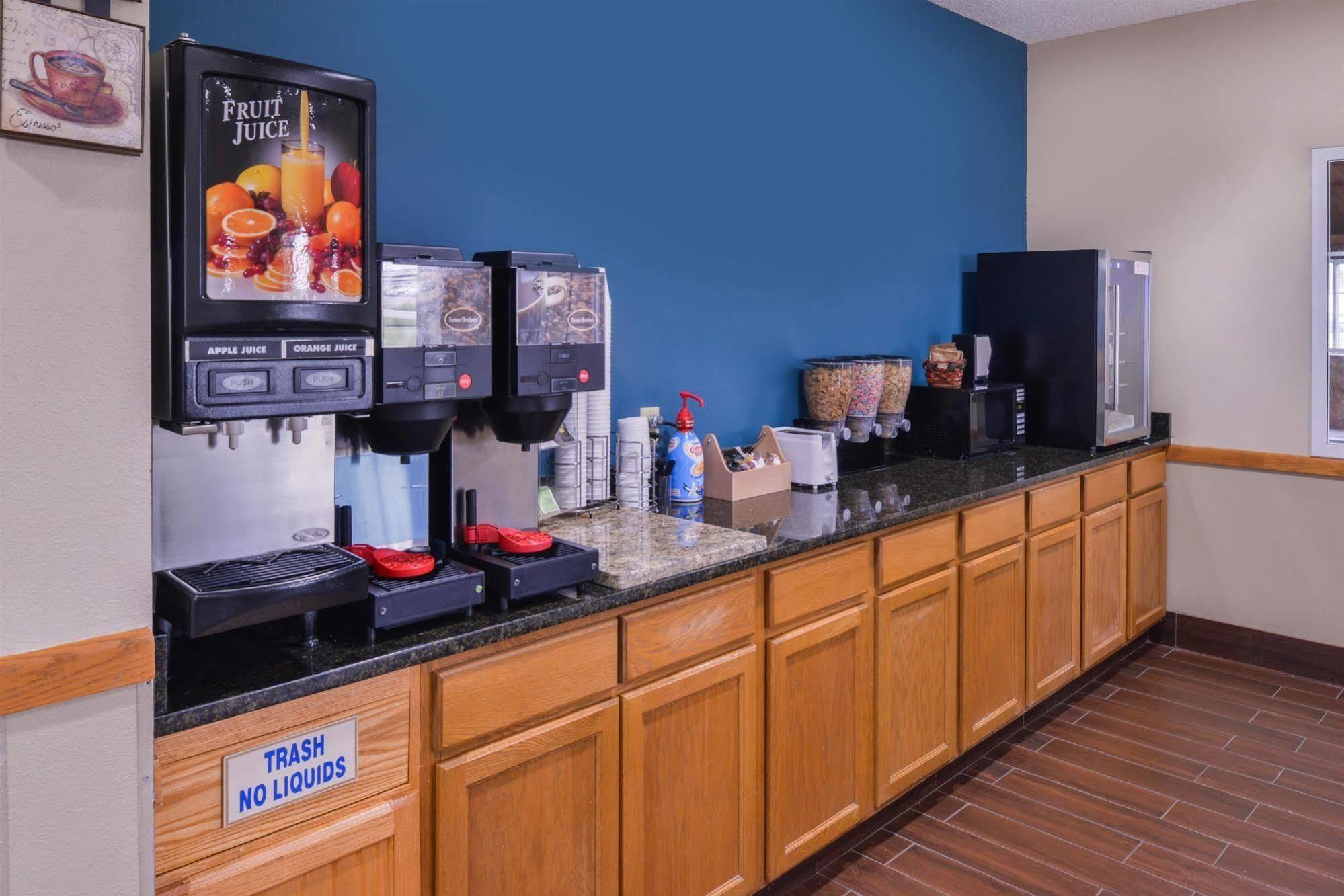 Regency Inn Geneseo Il I-80 Kültér fotó